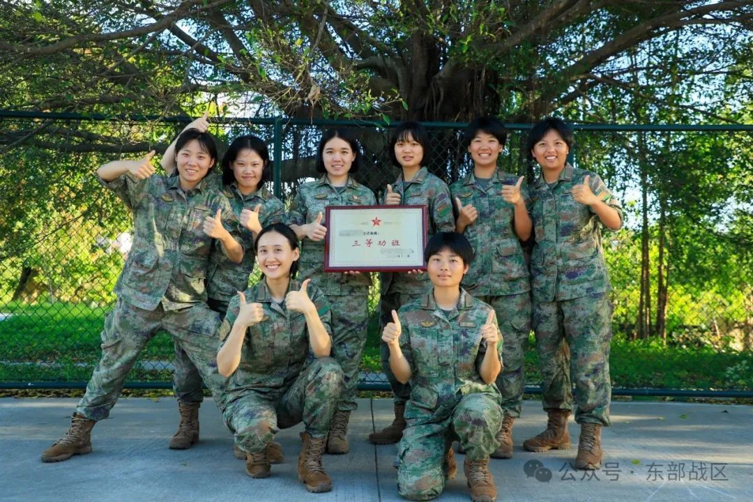 短短6个月，她先后荣立集体三等功和个人三等功！