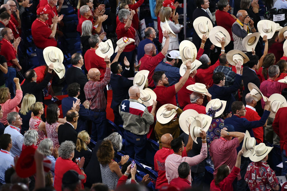 共和党正式提名特朗普-万斯组合 新搭档将如何影响大选 共和党正式提名特朗普-万斯组合 新搭档将如何影响大选