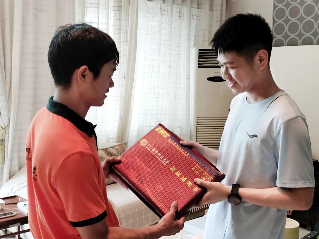 北大、浙大、国防科大…福建多地首封高考录取通知书送达! 北大、浙大、国防科大…福建多地首封高考录取通知书送达!