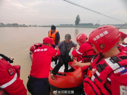 河南暴雨中的硬核救援 河南暴雨中的硬核救援