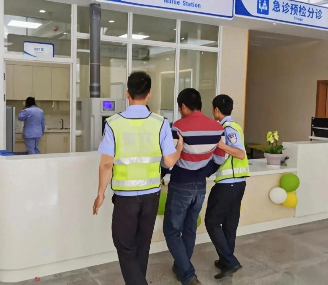 云南今年已发生近200例蛇咬伤事件!医生提醒…… 云南今年已发生近200例蛇咬伤事件!医生提醒……