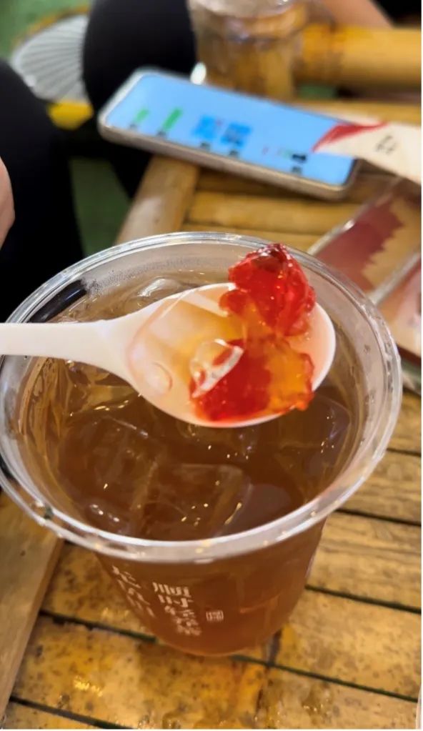 西湖醋鱼口味的茶，火到卖断货？！网友热议：味道真的能接受吗？