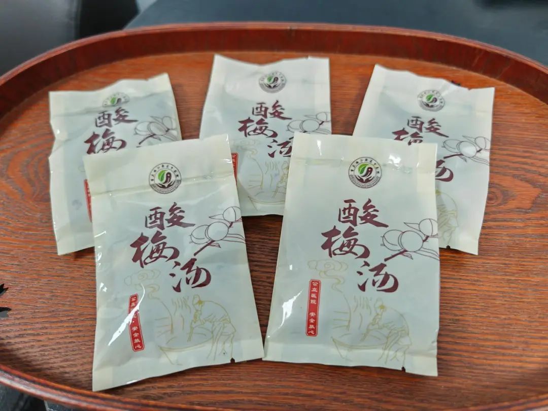 重庆人不喝奶茶喝中药？医生紧急提醒：并非人人皆宜