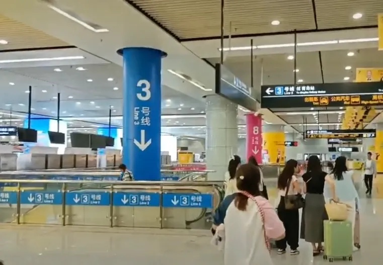 住在潍坊,青岛上班,每天6小时通勤!山东90后小伙火了... 住在潍坊,青岛上班,每天6小时通勤!山东90后小伙火了...