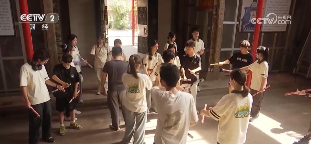 学英歌舞、逛植物园、听音乐会……各地特色活动“上新” 点亮假期生活