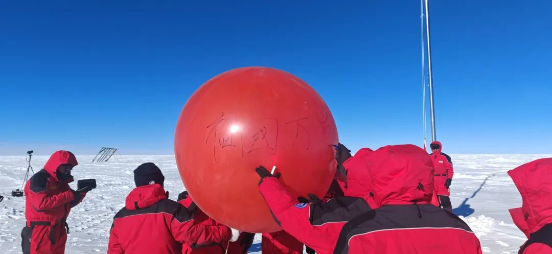 在南极从事气象工作，是种什么体验？40年，跨越时空的探问！