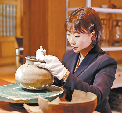 收集红色文物 &nbsp;讲好革命故事（追梦路上）