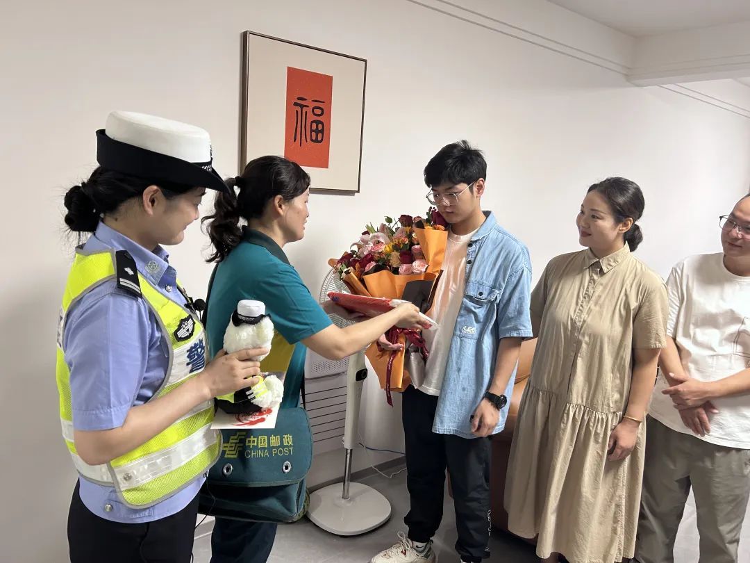 阜阳首封录取通知书送达！来自北大