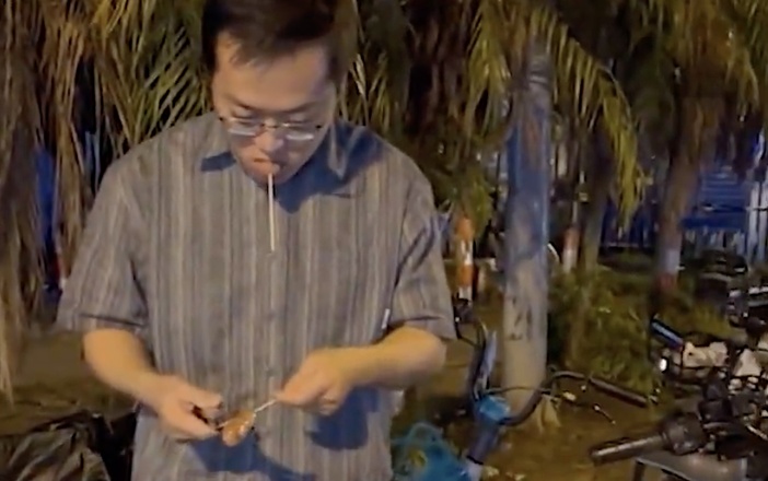 哲学硕博生摆摊卖烤肠？最新回应：还没赚到钱但……