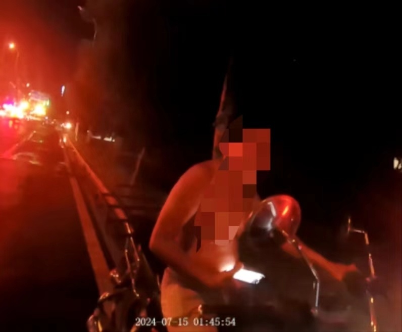 长沙一男子无证醉驾报废摩托车，交警：罚款，行拘！