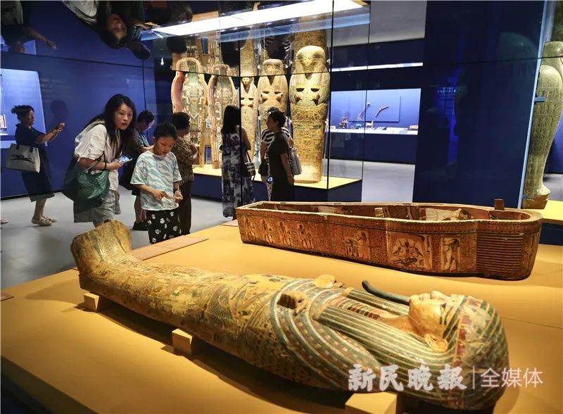 上海这地方热度飙升!门票“秒光”,许多人大包小包从外地赶来 上海这地方热度飙升!门票“秒光”,许多人大包小包从外地赶来