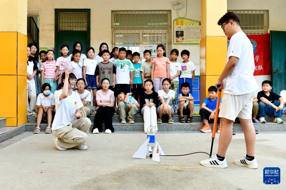 山东菏泽:“小荷学堂”暑期关爱留守儿童 山东菏泽:“小荷学堂”暑期关爱留守儿童