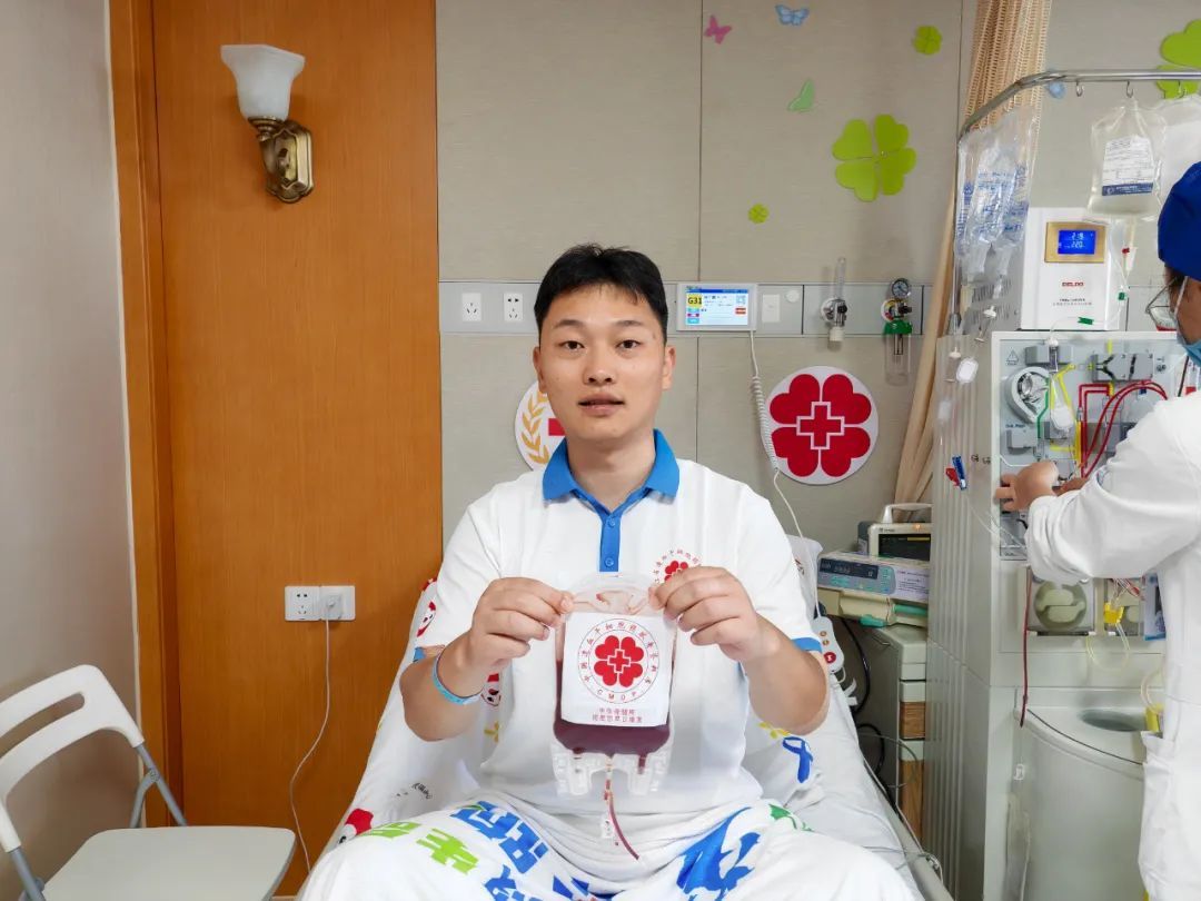 从保安到律师，杭州小伙的经历太绝了！最近突然住院，网友却爆赞…