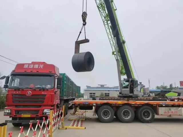 180吨！这能刹得住吗？民警怒了！