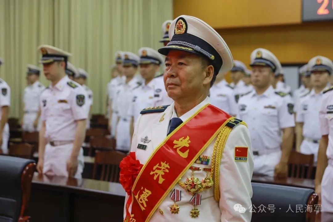 坚守南沙33年的一等功臣!李文波,光荣退休! 坚守南沙33年的一等功臣!李文波,光荣退休!