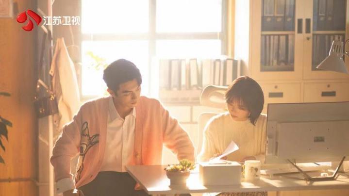 谭松韵：“野草创业者”有自己的影子