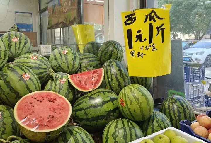 价格翻倍!杭州吃瓜群众:夏天离不开这一口 价格翻倍!杭州吃瓜群众:夏天离不开这一口