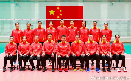 加油!中国女排出征巴黎奥运会 加油!中国女排出征巴黎奥运会