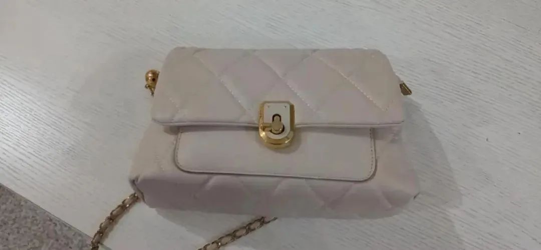 这是你的“宝贝”吗?柳州火车站发布失物招领公告,遗失最多的是→ 这是你的“宝贝”吗?柳州火车站发布失物招领公告,遗失最多的是→