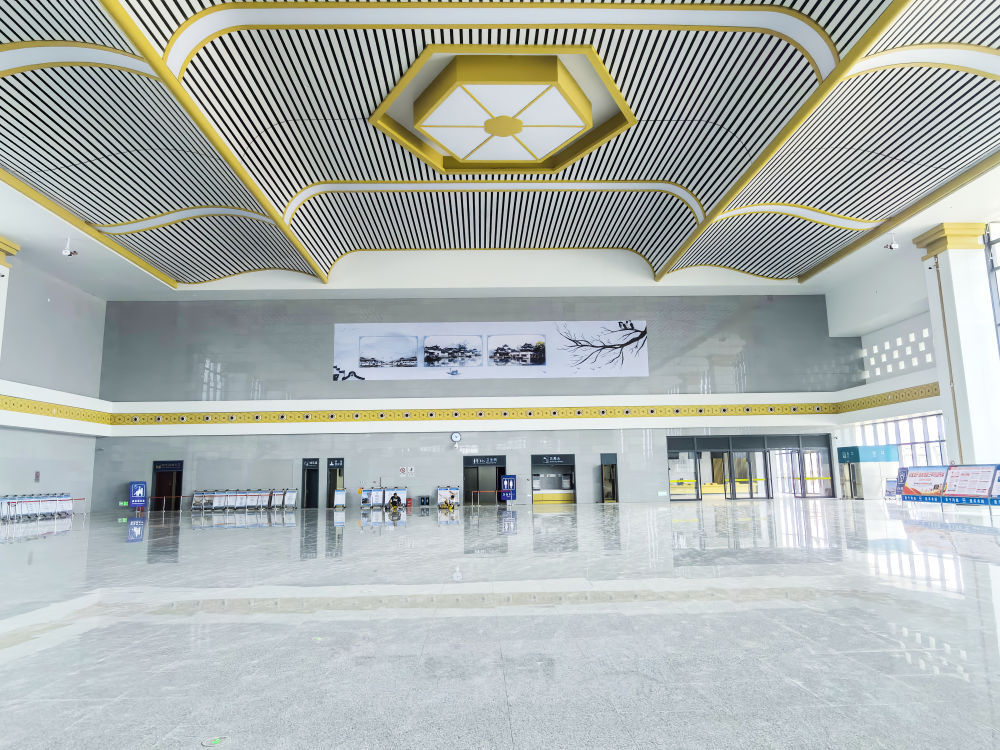 梅龙高铁新建站房亮相 梅龙高铁新建站房亮相