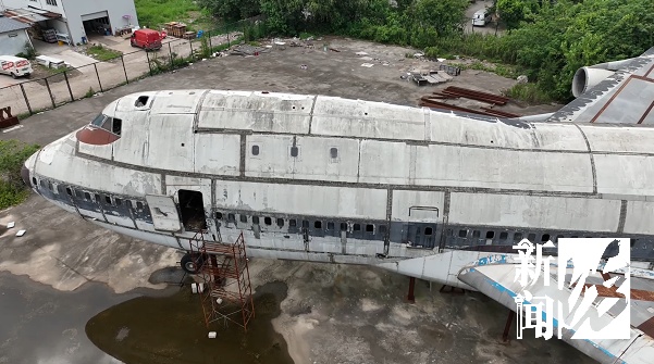 上海市区藏了一架波音747？尾翼断折，发动机、螺旋桨全无，不顾危险打卡者不少……