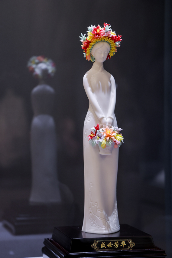 德行天下·化育万物 德化白瓷亮相中国美术馆 德行天下·化育万物 德化白瓷亮相中国美术馆