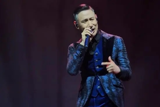 张学友演唱会上回应！