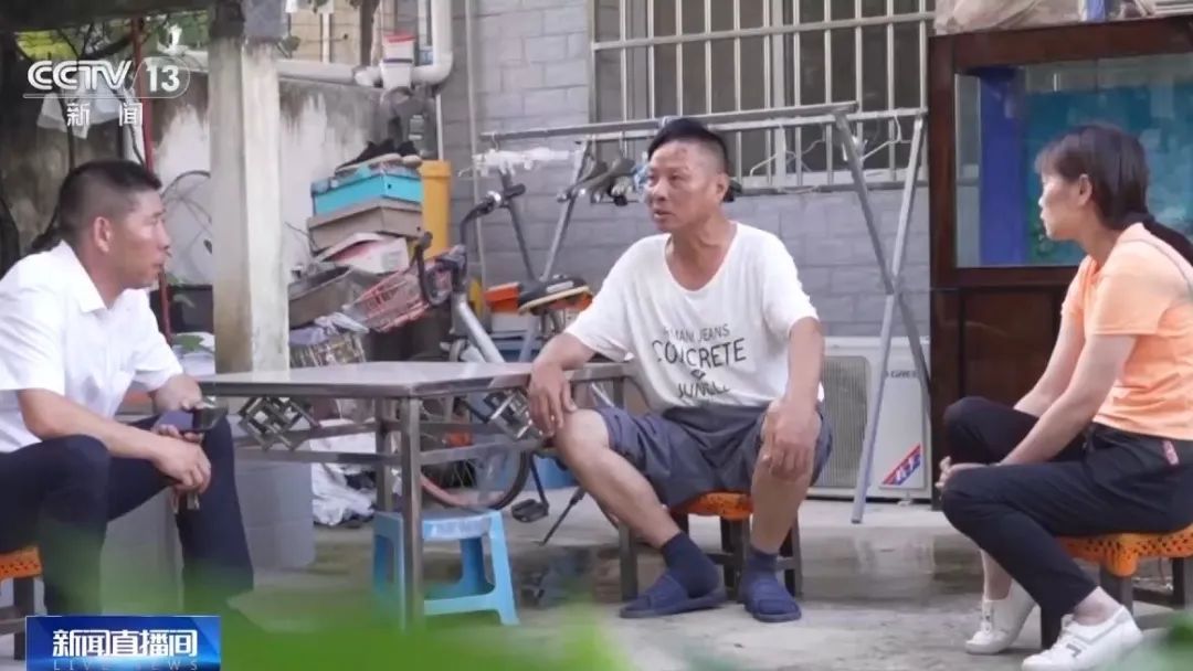 已确定部分坠河车辆位置!获救者讲述→ 已确定部分坠河车辆位置!获救者讲述→