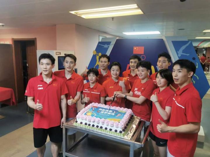 巴黎奥运会 | 中国跳水队分批出征 曹缘、谢思埸暂留京备战 巴黎奥运会 | 中国跳水队分批出征 曹缘、谢思埸暂留京备战