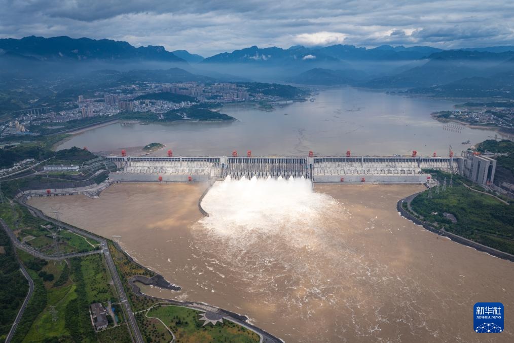 三峡水库持续泄洪 三峡水库持续泄洪
