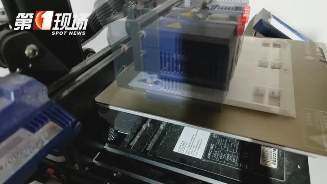 电子产品难倒奶奶？大学生亲手“爆改”！