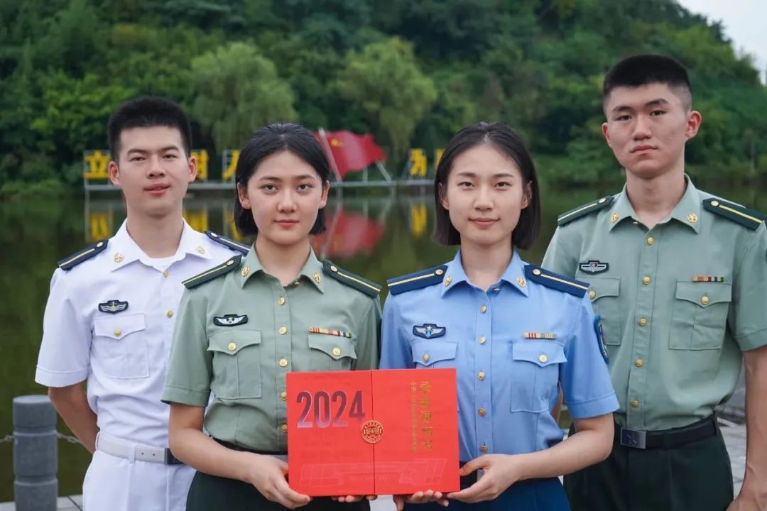硬核录取通知书大揭秘！现在、立刻、马上送到我面前……