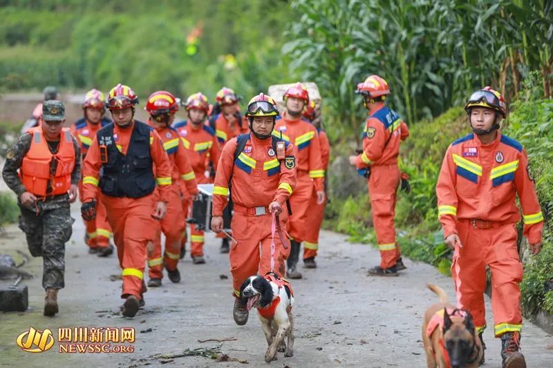 争分夺秒！雅安汉源“7·20”山洪暴雨灾害抢险救援直击