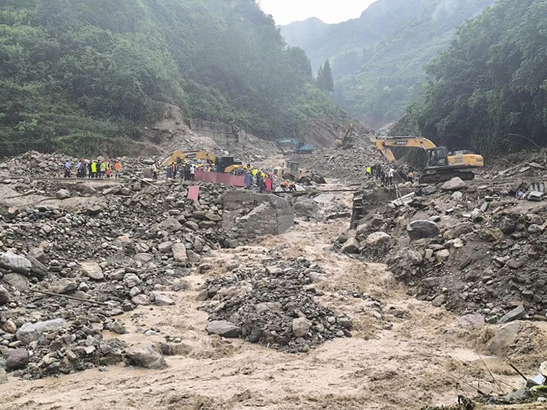 争分夺秒！雅安汉源“7·20”山洪暴雨灾害抢险救援直击