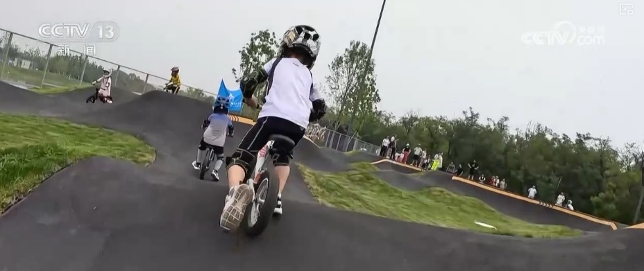 主打清凉、玩法“上新”,旅游“动”起来 夏日经济“热”起来 主打清凉、玩法“上新”,旅游“动”起来 夏日经济“热”起来