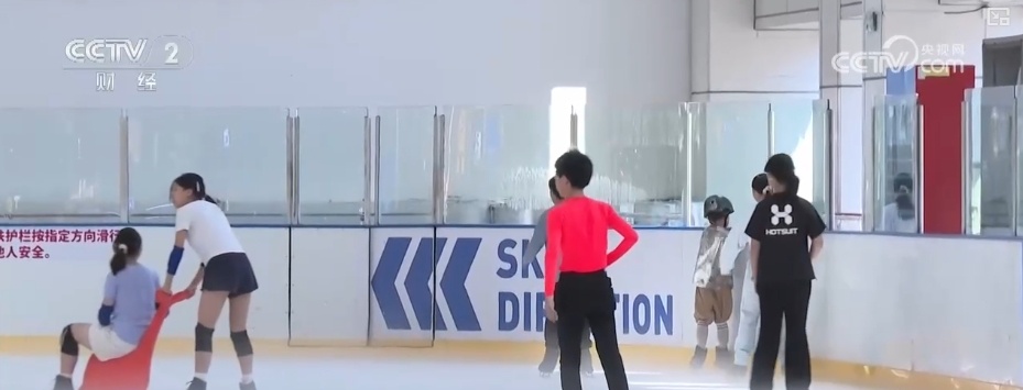 主打清凉、玩法“上新”,旅游“动”起来 夏日经济“热”起来 主打清凉、玩法“上新”,旅游“动”起来 夏日经济“热”起来