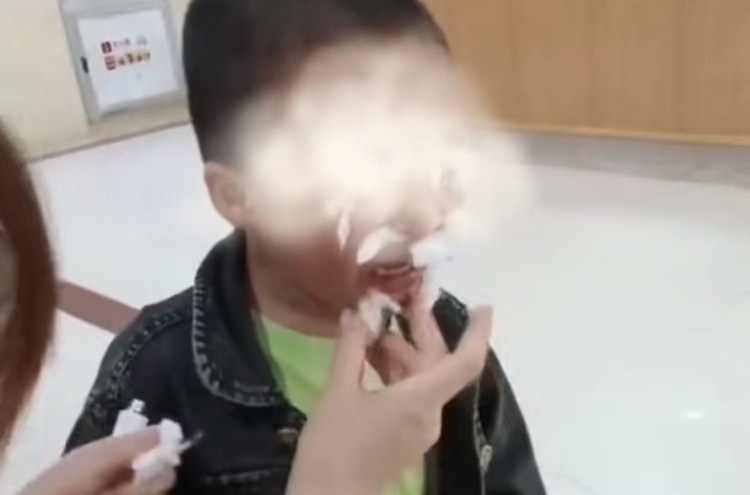 去了趟水上乐园,脸上长满“小肉粒”!两娃回来都中招 去了趟水上乐园,脸上长满“小肉粒”!两娃回来都中招