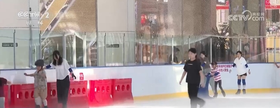 主打清凉、玩法“上新”,旅游“动”起来 夏日经济“热”起来 主打清凉、玩法“上新”,旅游“动”起来 夏日经济“热”起来