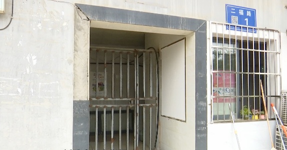 贵阳这一处“公厕”被上锁,钥匙却在商户手中,“方便”之事为什么不方便? 贵阳这一处“公厕”被上锁,钥匙却在商户手中,“方便”之事为什么不方便?