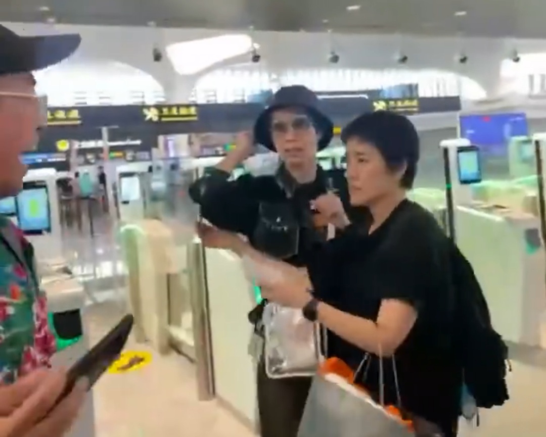 突发意外，61岁叶童被吓懵！