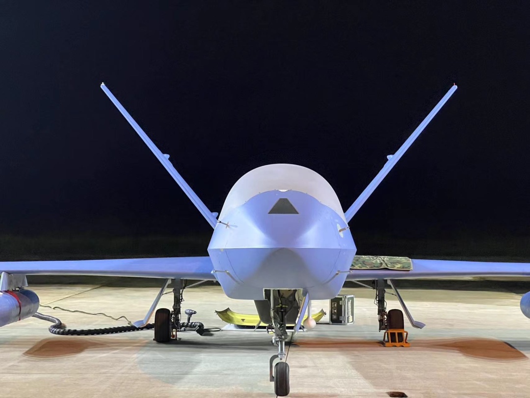 无人机钻进台风“派比安”体内,带回气象数据 无人机钻进台风“派比安”体内,带回气象数据