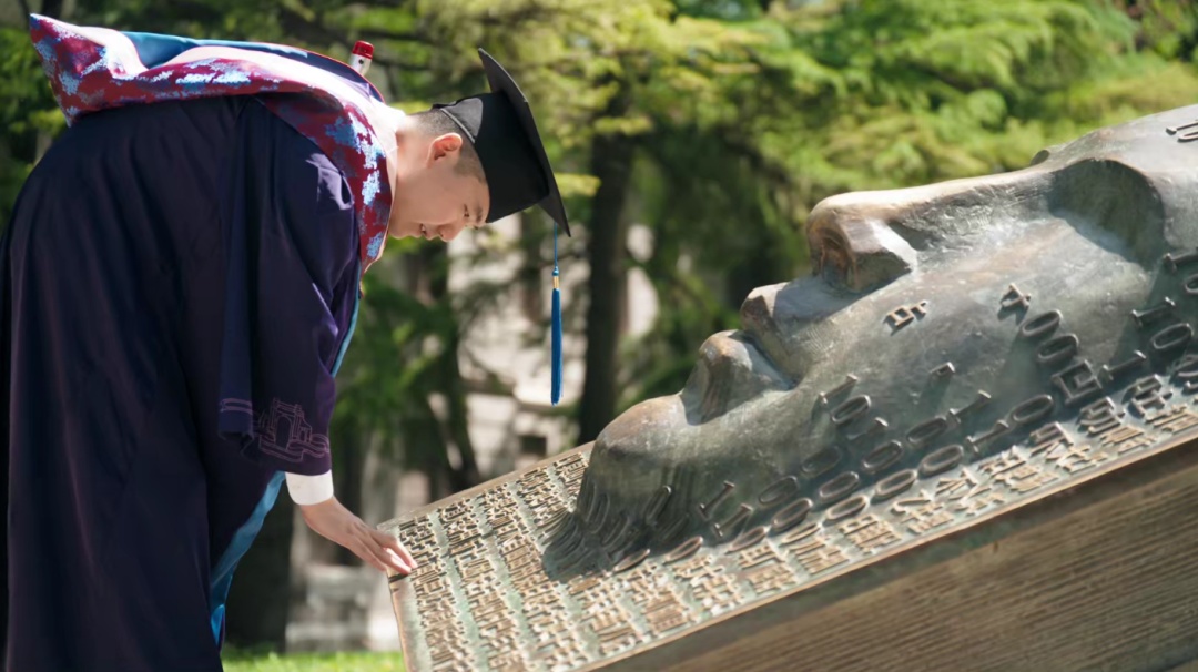 清华大学首位全盲研究生毕业了，他的新愿望是……