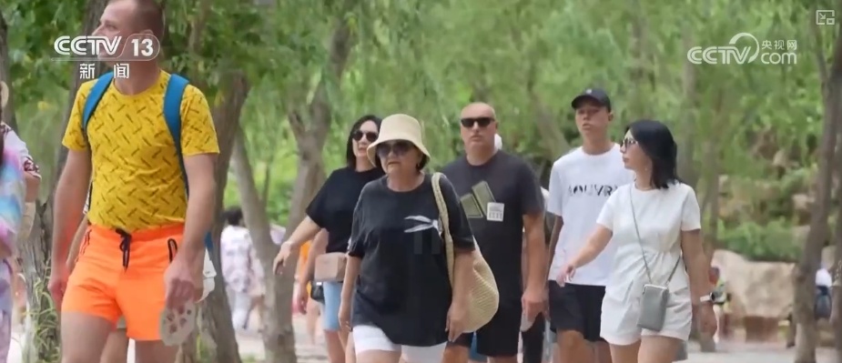 主打清凉、玩法“上新”,旅游“动”起来 夏日经济“热”起来 主打清凉、玩法“上新”,旅游“动”起来 夏日经济“热”起来