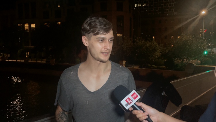 凌晨4点，上海市区这座桥上已挤满人！警戒线都拉上了