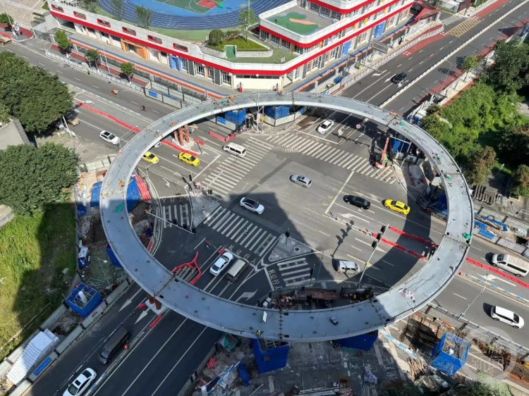 Y、O、S!重庆一批“凹造型”的人行天桥将上线 Y、O、S!重庆一批“凹造型”的人行天桥将上线