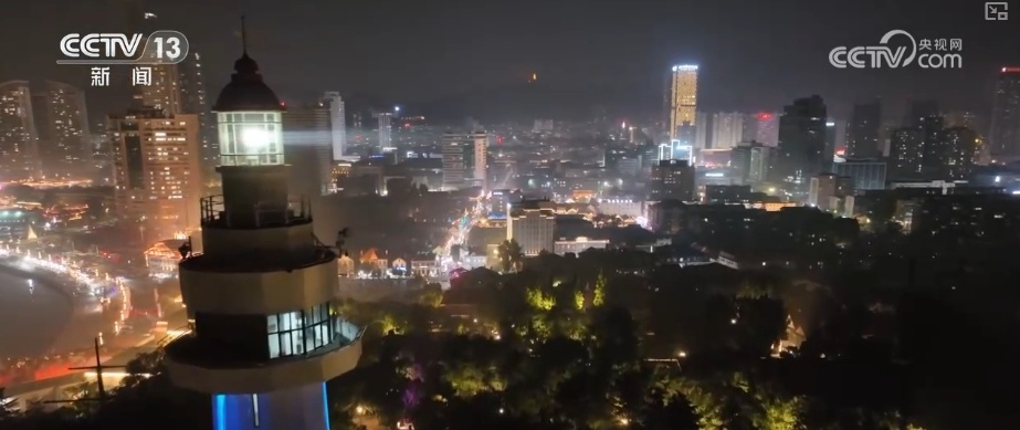 文化中国行 | 古朴与现代交织 百年老街新“潮”范儿拉满