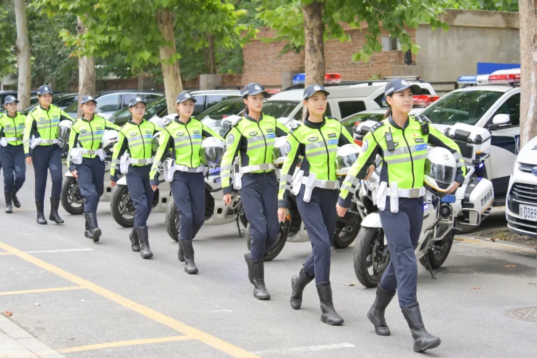 北京女警铁骑2.0，亮相！