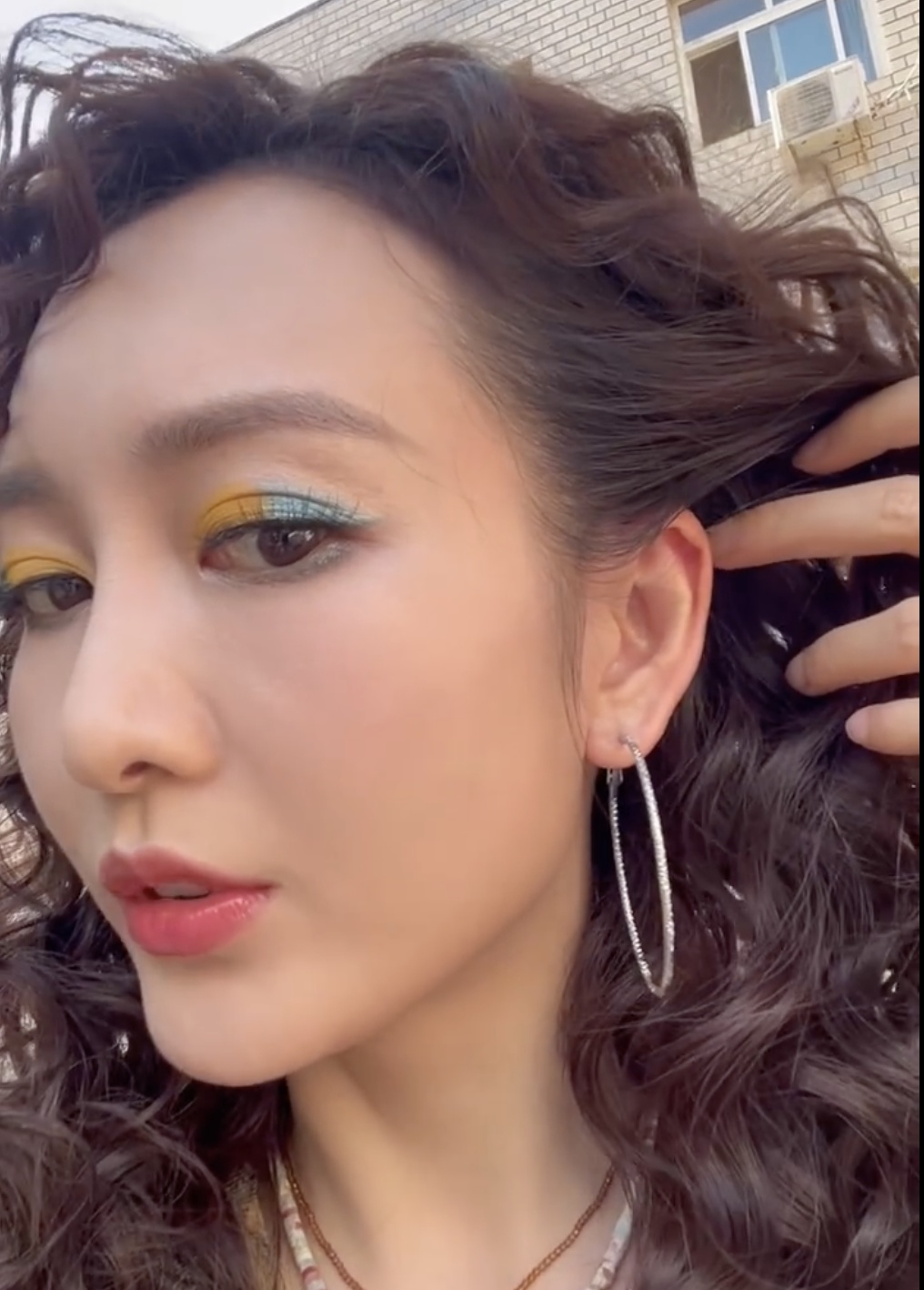 知名女演员发文称症状似"喝醉"，网友炸锅！紧急提醒→