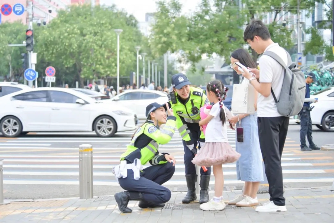 北京女警铁骑2.0，亮相！