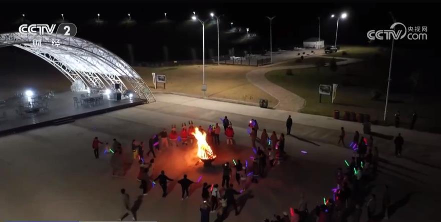 避暑游持续升温 “清凉经济”激发夏日文旅消费新动能 避暑游持续升温 “清凉经济”激发夏日文旅消费新动能